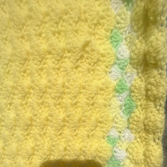 Vintage 70s Handmade crochet baby blanket knit pastel yellow green white 23x30 - Picture 6 of 9